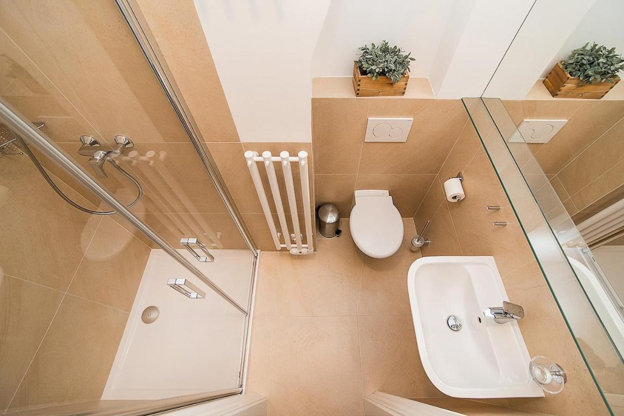 Newly Renovated 1-Bed Apartment At Charles Bridge Πράγα Εξωτερικό φωτογραφία