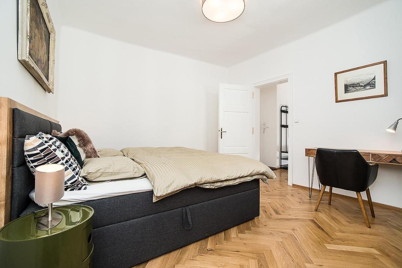 Newly Renovated 1-Bed Apartment At Charles Bridge Πράγα Εξωτερικό φωτογραφία