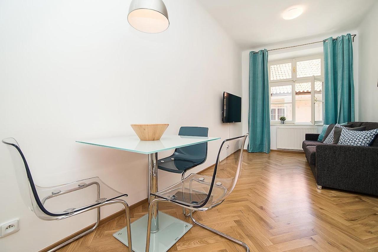 Newly Renovated 1-Bed Apartment At Charles Bridge Πράγα Εξωτερικό φωτογραφία