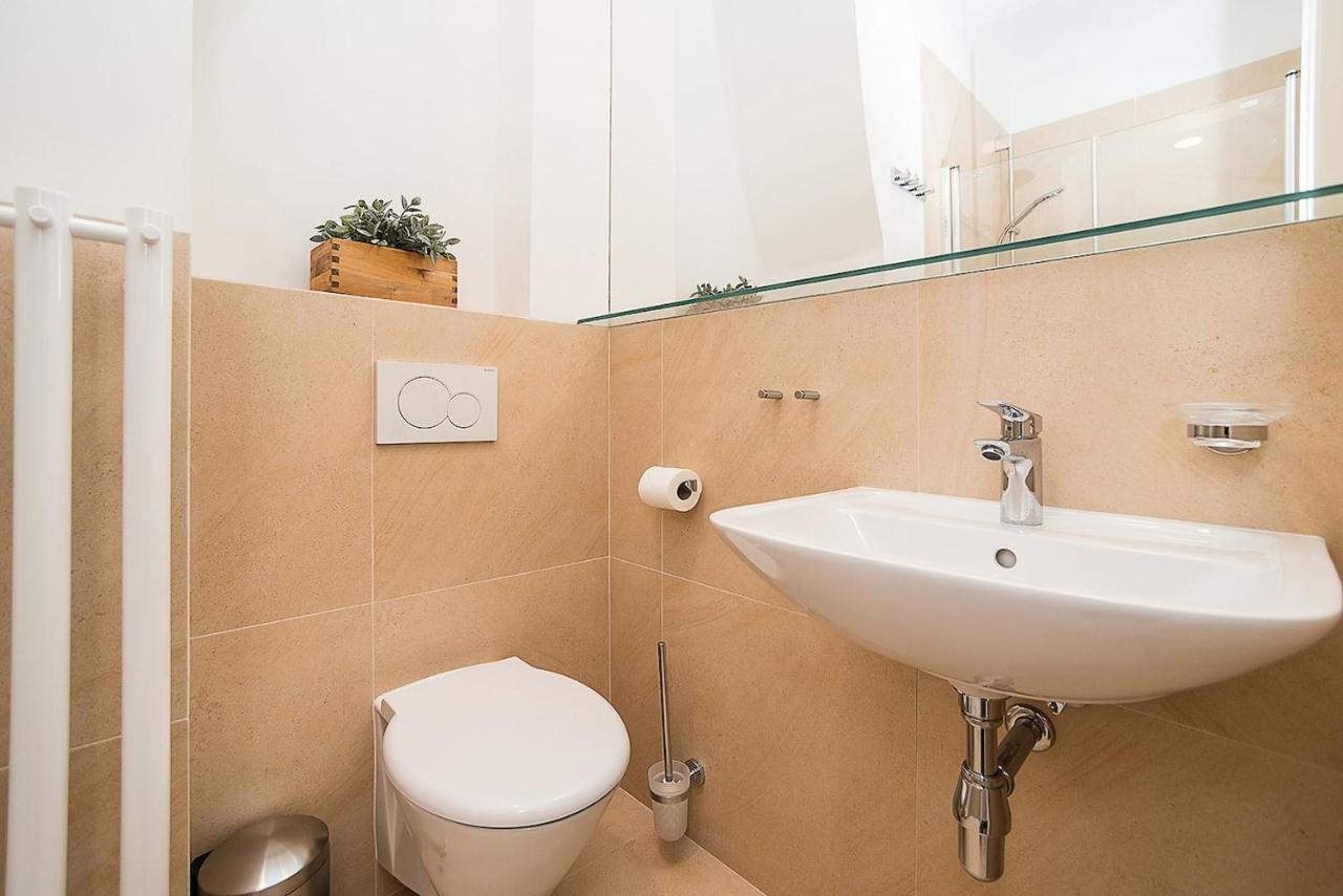 Newly Renovated 1-Bed Apartment At Charles Bridge Πράγα Εξωτερικό φωτογραφία